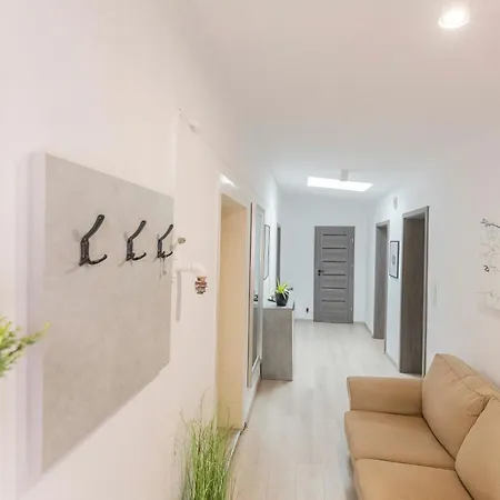 Wolska 80m2 - 7 People, 3 브로츠와프